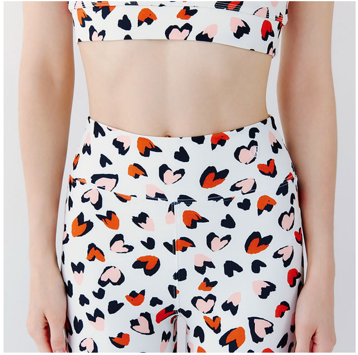 LITHEE（リジー）】ハートレオパードプリントレギンス｜LITHEE-YOGA｜リジー-ヨガ【公式】-11-02-2025_01_32_PM (2)