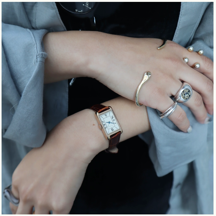 スタイリング-アーカイブ-MATOW-マトウ-公式サイト-レディース-腕時計-11-02-2025_02_44_PM (4)