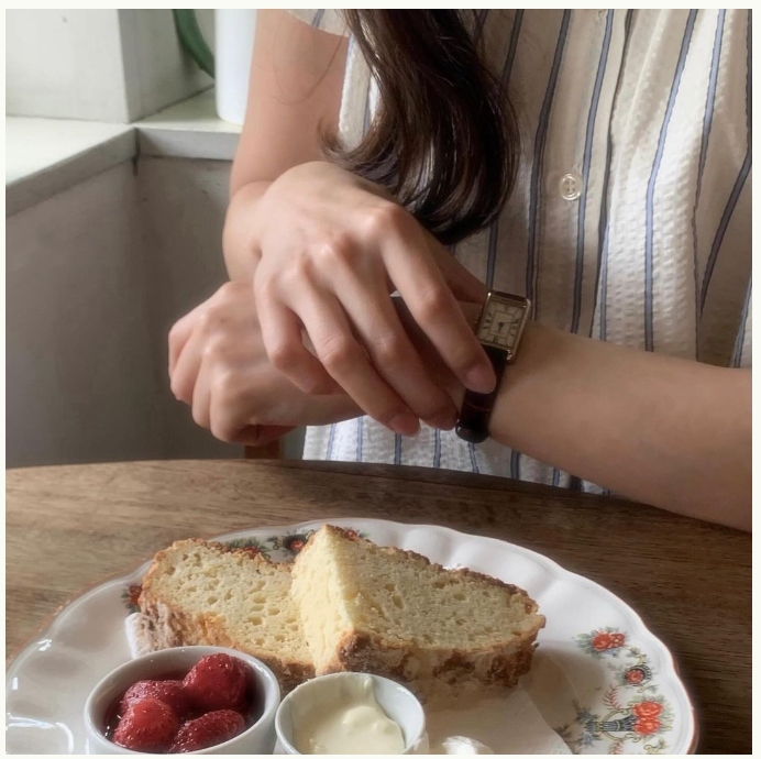 スタイリング-アーカイブ-MATOW-マトウ-公式サイト-レディース-腕時計-11-02-2025_02_44_PM (7)