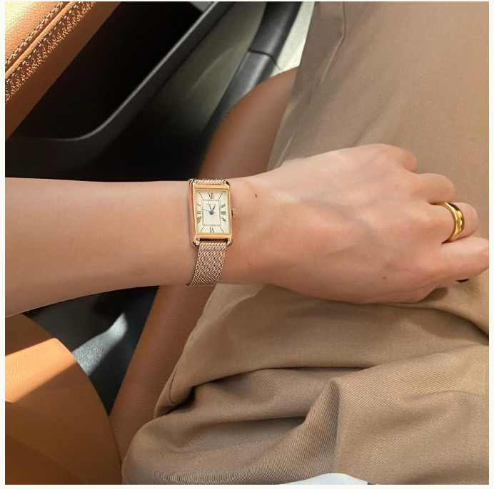 スタイリング-アーカイブ-MATOW-マトウ-公式サイト-レディース-腕時計-11-02-2025_02_44_PM (8)