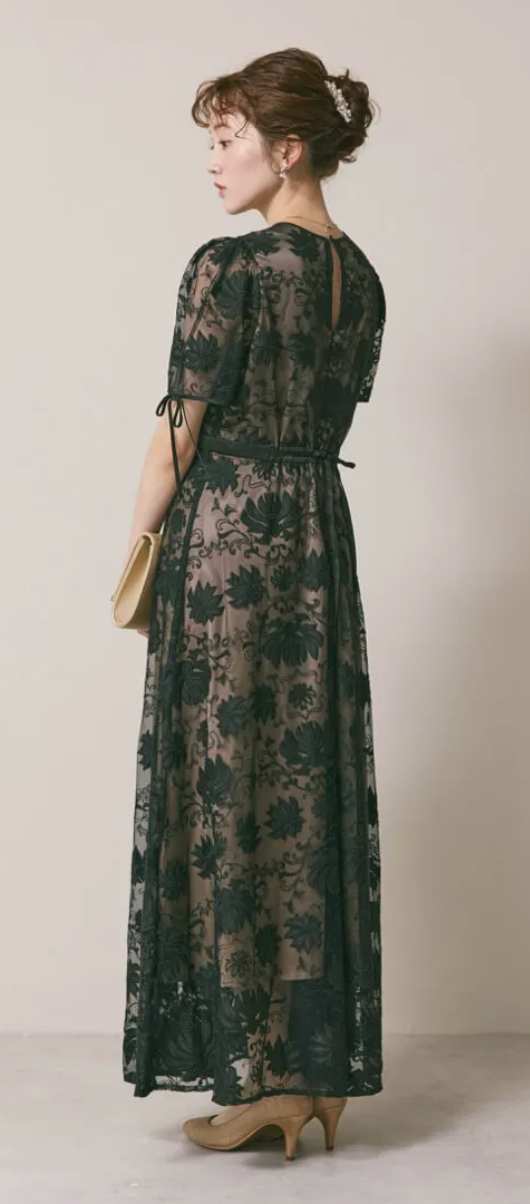 ブラックのカットワークサテンエンブロイダリードレス-M-LILY-BROWNのレンタル｜11-2217｜結婚式パーティーのドレスレンタルはワンピの魔法-11-03-2025_02_21_PM (1)