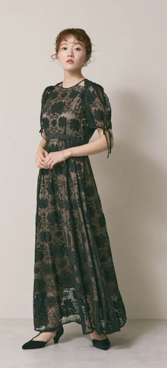 ブラックのカットワークサテンエンブロイダリードレス-M-LILY-BROWNのレンタル｜11-2217｜結婚式パーティーのドレスレンタルはワンピの魔法-11-03-2025_02_21_PM