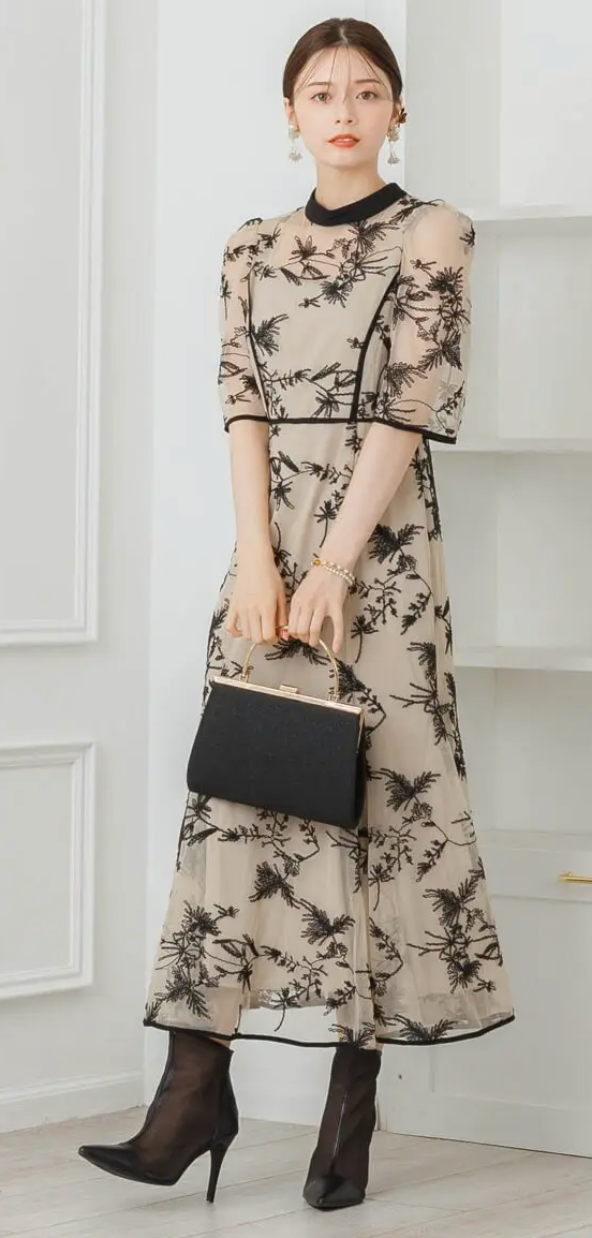 ベージュ×ブラックのバイカラーエンブロイダリードレス-Dorry-doll-M-結婚式パーティーのレンタルドレスはリリアージュ-11-03-2025_01_38_PM